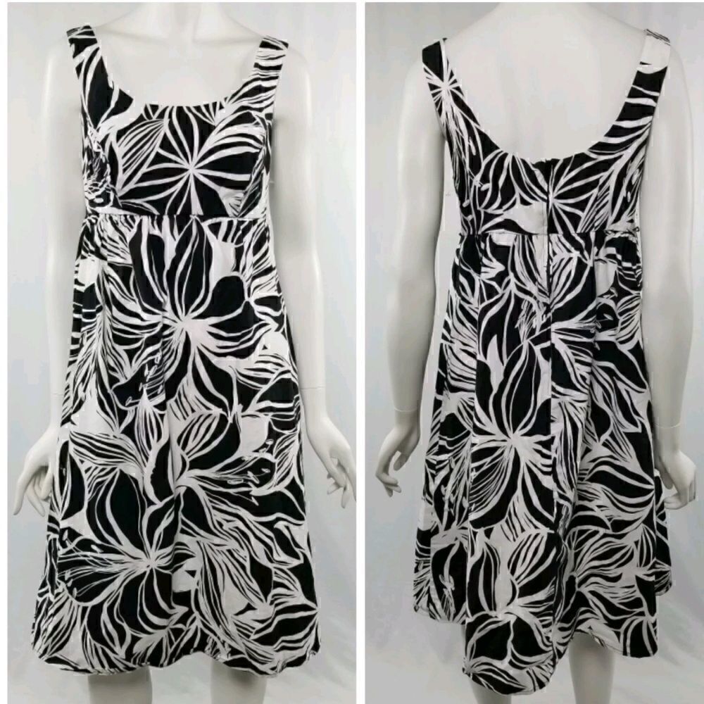 Liz Lange Maternity Size Small Black White Floral